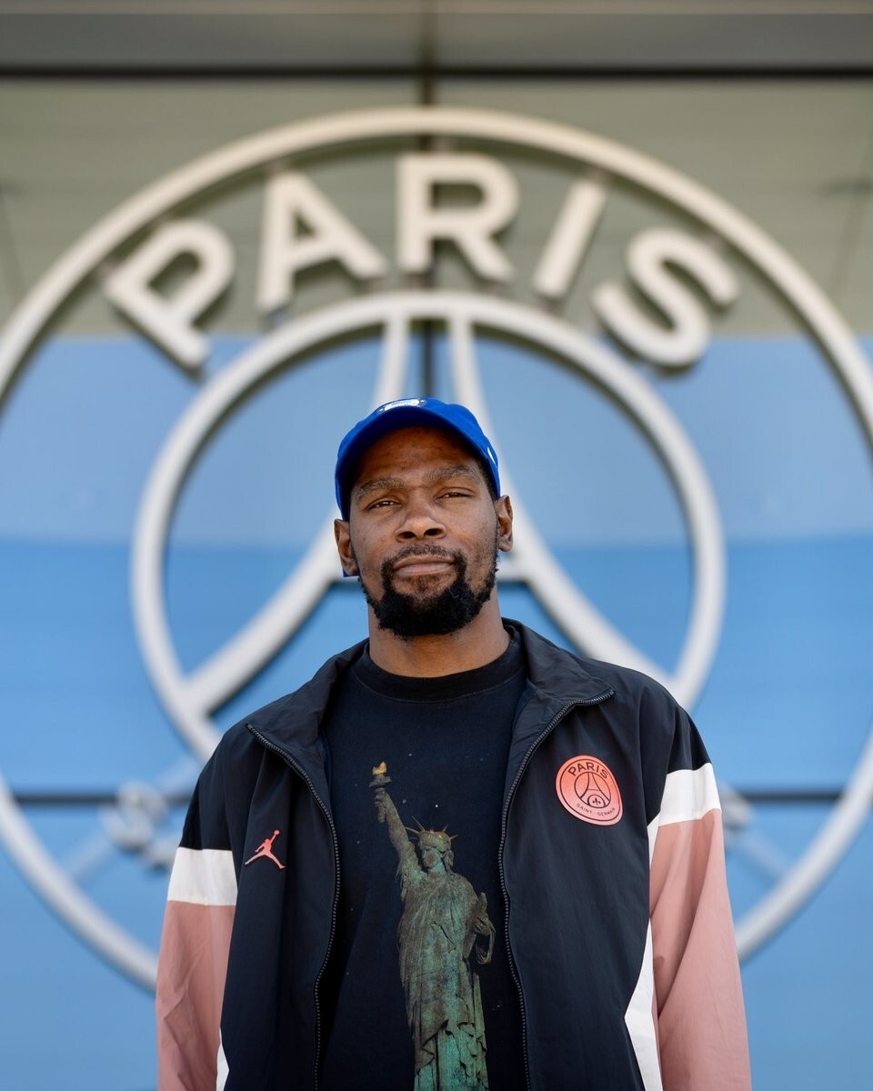 包含清晨巴黎圣日耳曼备战CBA常规赛；战术微调细节曝光；信心回归；年轻球员得到机会的词条-jiuyou